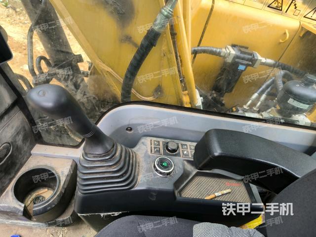 座椅右側(cè)控制臺(tái)/鑰匙門/油門/含右手柄（駕駛室部分）