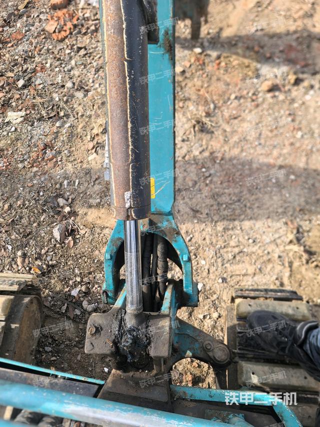 回轉(zhuǎn)馬達和主控閥（整機外觀）