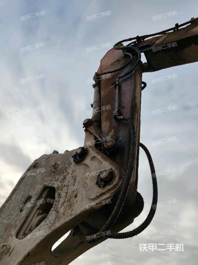 小臂整体左后（工作和回转装置）