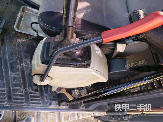 座椅右側(cè)控制臺/鑰匙門/油門/含右手柄（駕駛室部分）