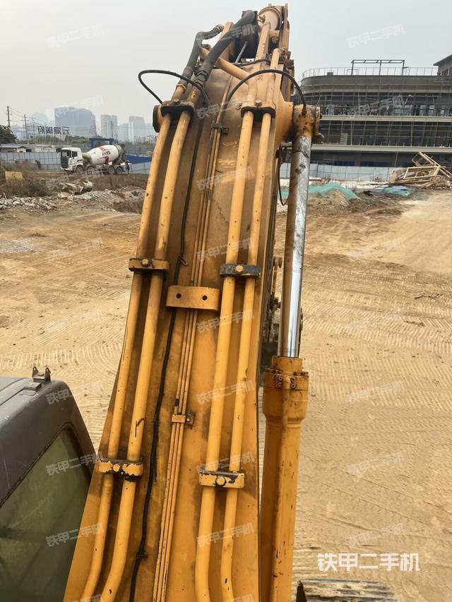 大臂背部俯視(工作和回轉裝置) 大臂背部俯視(工作和回轉裝置)