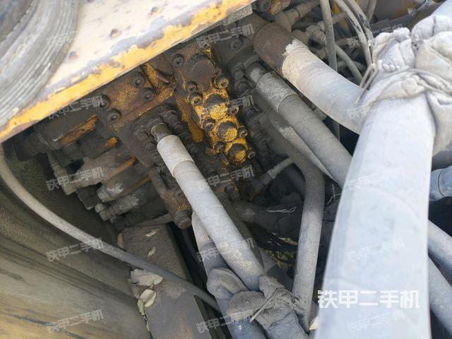 駕駛室頂部俯視（上車(chē)部件）