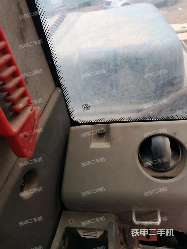 后窗玻璃角標(biāo)（駕駛室部分）