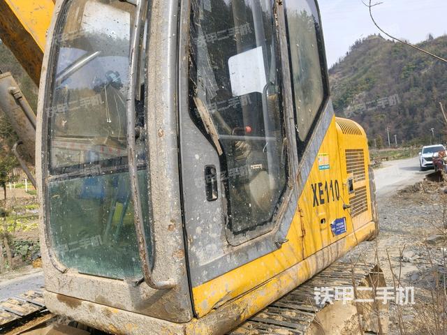 座椅右側(cè)控制臺(tái)/鑰匙門/油門/含右手柄(駕駛室部分) 座椅右側(cè)控制臺(tái)/鑰匙門/油門/含右手柄(駕駛室部分)