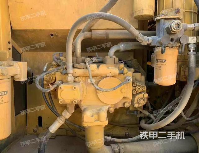 液壓泵艙室正面整體（整機(jī)外觀）