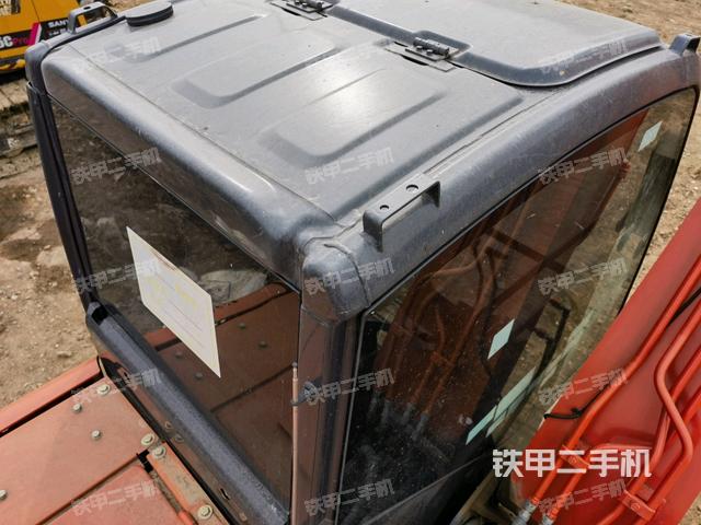 駕駛室頂部(整機外觀) 駕駛室頂部(整機外觀)