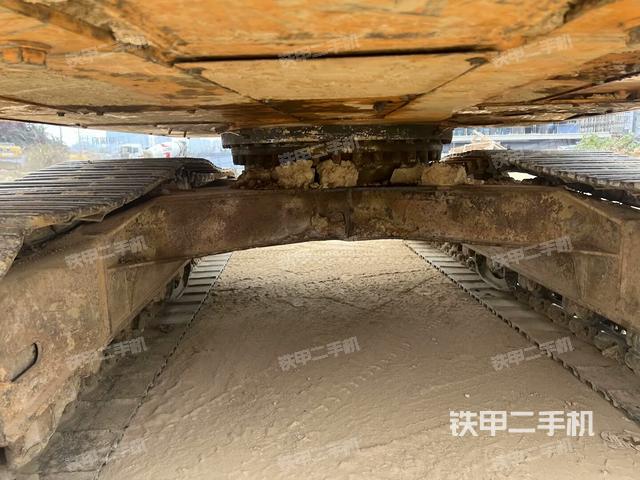 左導向輪(行走機構) 左導向輪(行走機構)