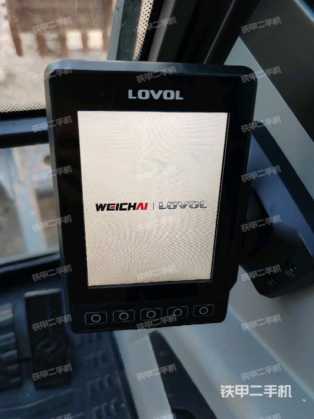 显示屏 (驾驶室部分) 显示屏 (驾驶室部分)