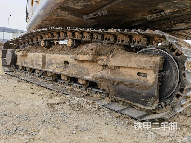 左側(cè)履帶整體?(行走機(jī)構(gòu)) 左側(cè)履帶整體?(行走機(jī)構(gòu))