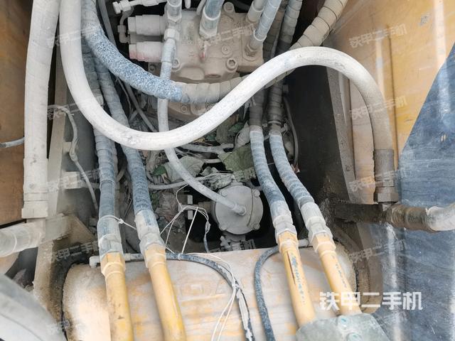 中央回轉(zhuǎn)接頭特寫（上車部件）