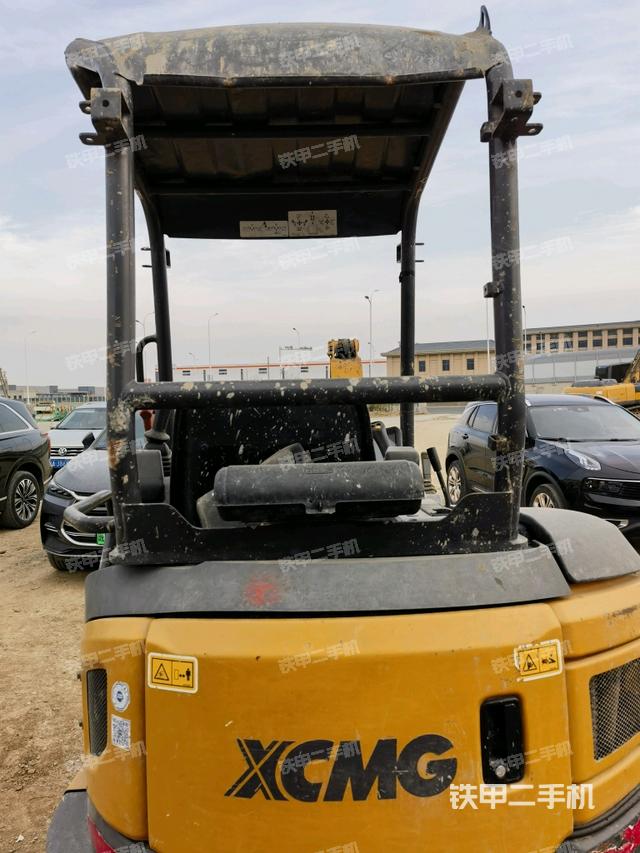 駕駛室頂部(整機外觀) 駕駛室頂部(整機外觀)