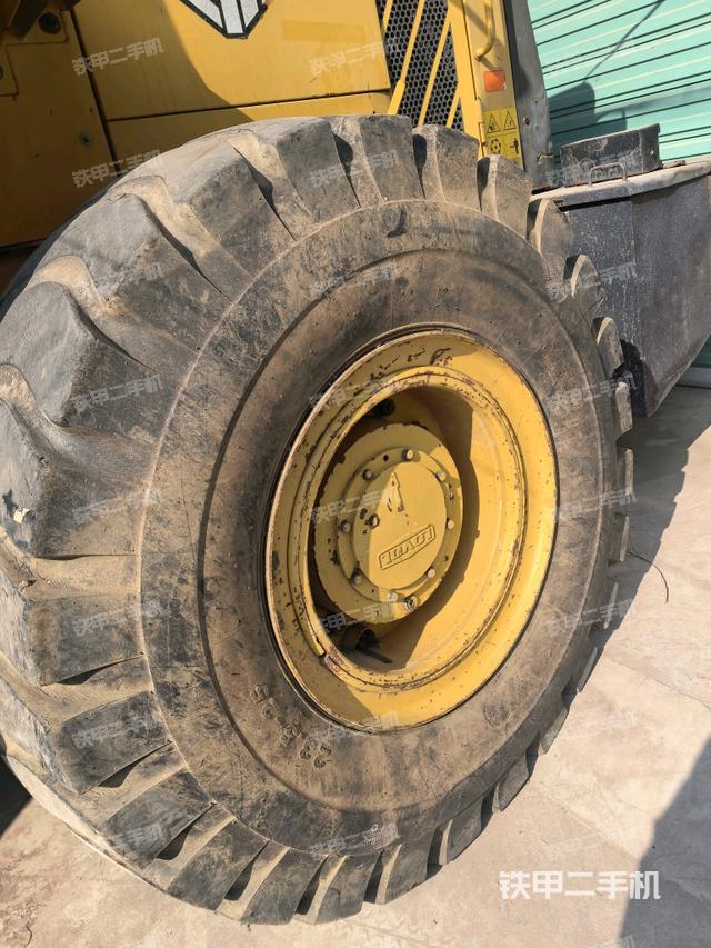 右后輪（行走機(jī)構(gòu)）