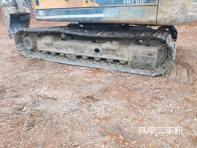 左側(cè)履帶整體?（行走機(jī)構(gòu)）