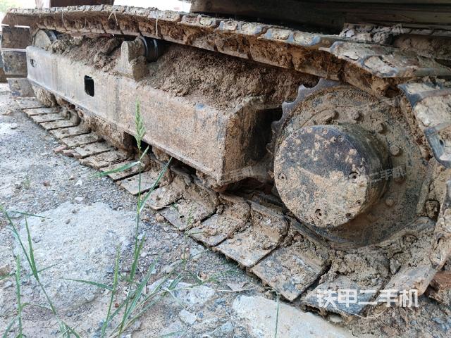 左侧履带整体 (行走机构) 左侧履带整体 (行走机构)