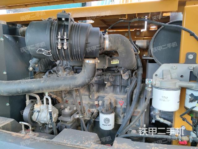 发动机室(上车部件) 发动机室(上车部件)