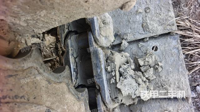 右驅(qū)動輪（行走機(jī)構(gòu)）