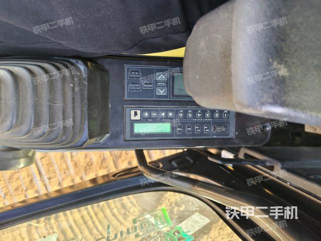后窗玻璃角標(biāo)(駕駛室部分) 后窗玻璃角標(biāo)(駕駛室部分)