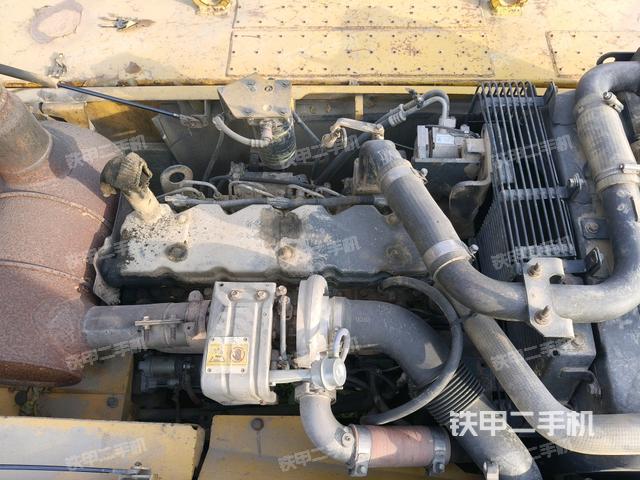 發(fā)動(dòng)機(jī)室（上車(chē)部件）