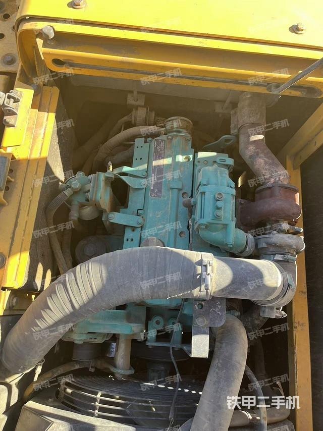 發(fā)動機整體俯視(整機外觀) 發(fā)動機整體俯視(整機外觀)