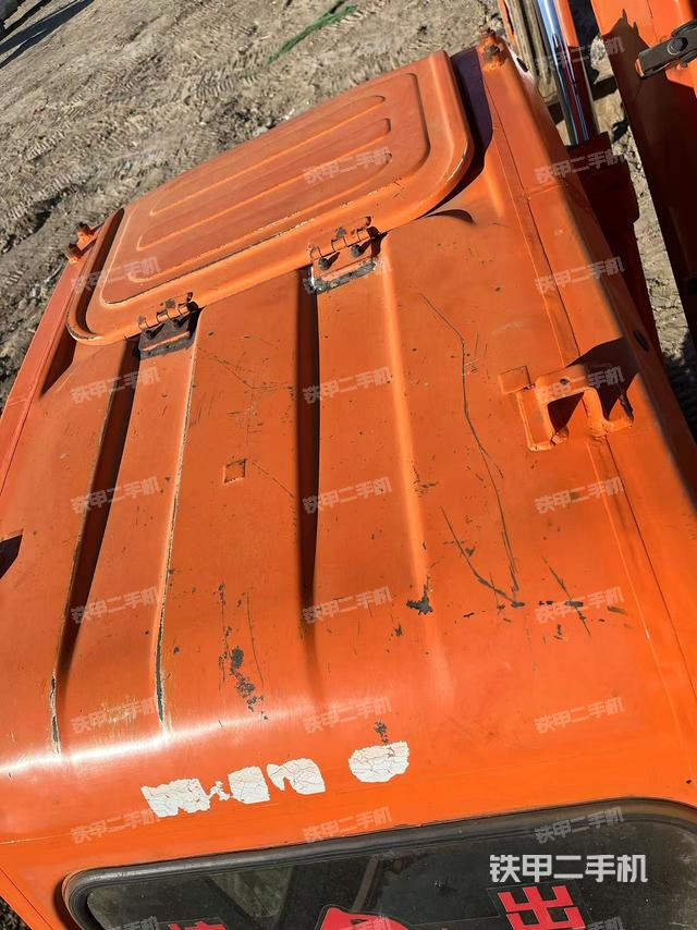 駕駛室頂部（整機(jī)外觀）