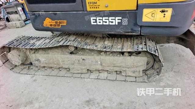 右側(cè)履帶整體?（行走機(jī)構(gòu)）