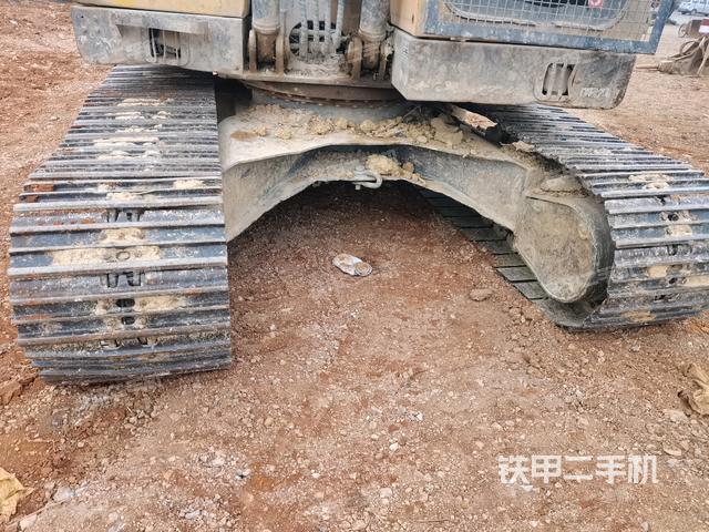 轉(zhuǎn)盤和下車架正前（工作和回轉(zhuǎn)裝置）