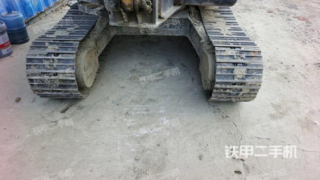 轉(zhuǎn)盤(pán)和下車(chē)架正前（工作和回轉(zhuǎn)裝置）