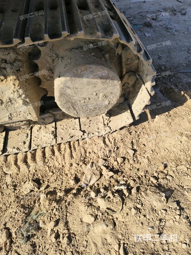 左驅(qū)動輪（行走機構(gòu)）