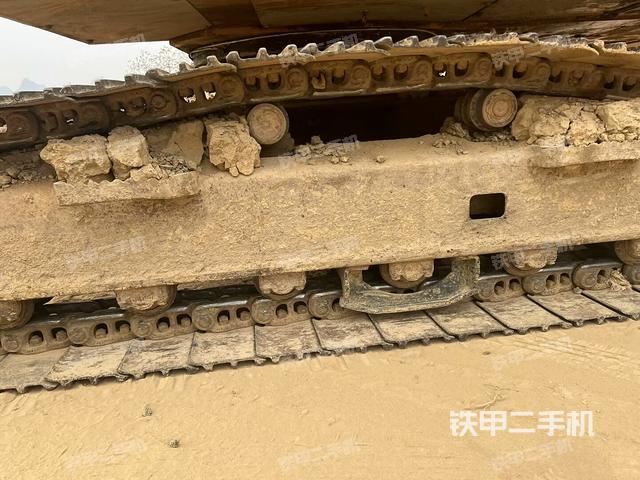 右導向輪(行走機構) 右導向輪(行走機構)