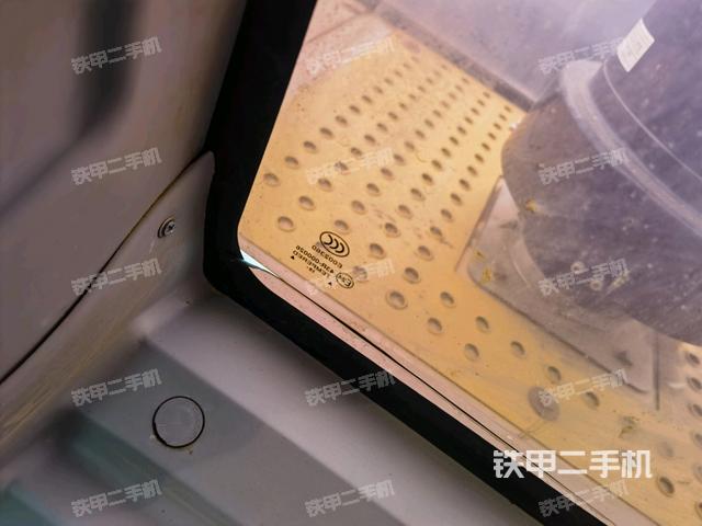 后窗玻璃角標(biāo)(駕駛室部分) 后窗玻璃角標(biāo)(駕駛室部分)