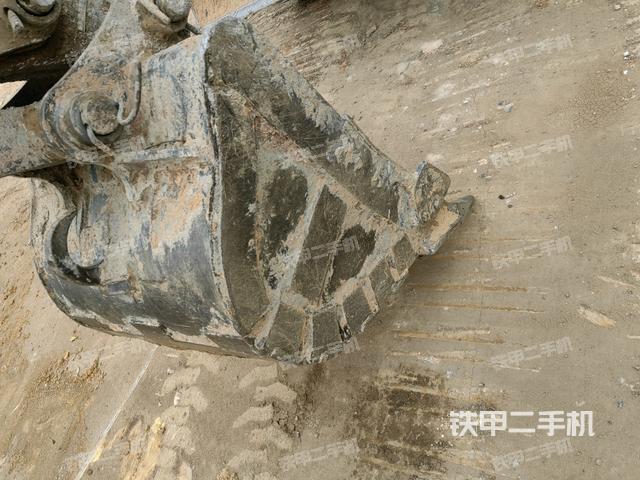 鏟斗右后整體（工作和回轉(zhuǎn)裝置）