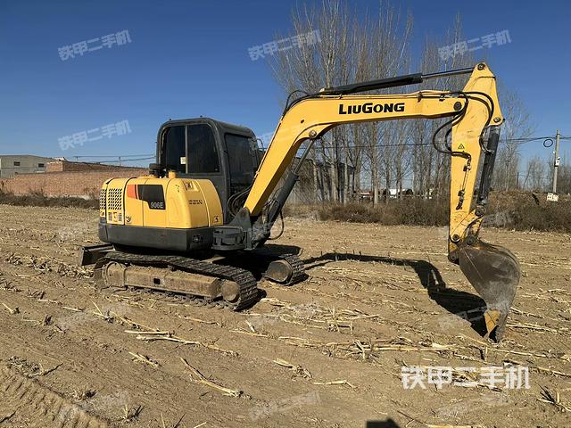 整機(jī)右后45°(整機(jī)外觀) 整機(jī)右后45°(整機(jī)外觀)