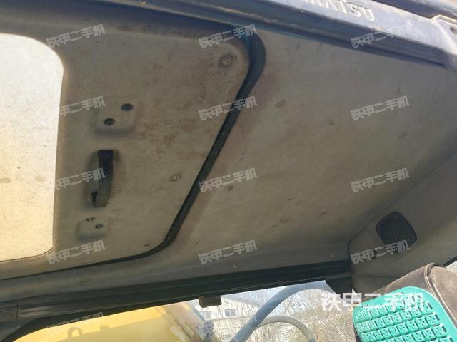 左后方玻璃角標(biāo)（駕駛室部分）