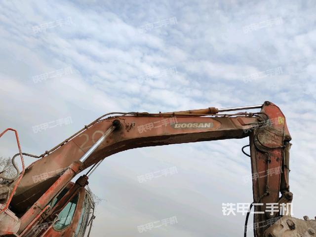 大臂整体 右侧（工作和回转装置）