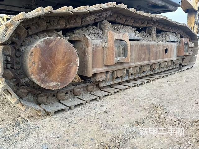 單側(cè)履帶整體（整機(jī)外觀）