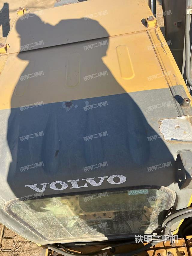 駕駛室頂部(整機外觀) 駕駛室頂部(整機外觀)