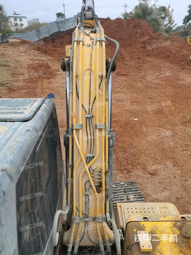 大臂背部俯視（工作和回轉(zhuǎn)裝置）