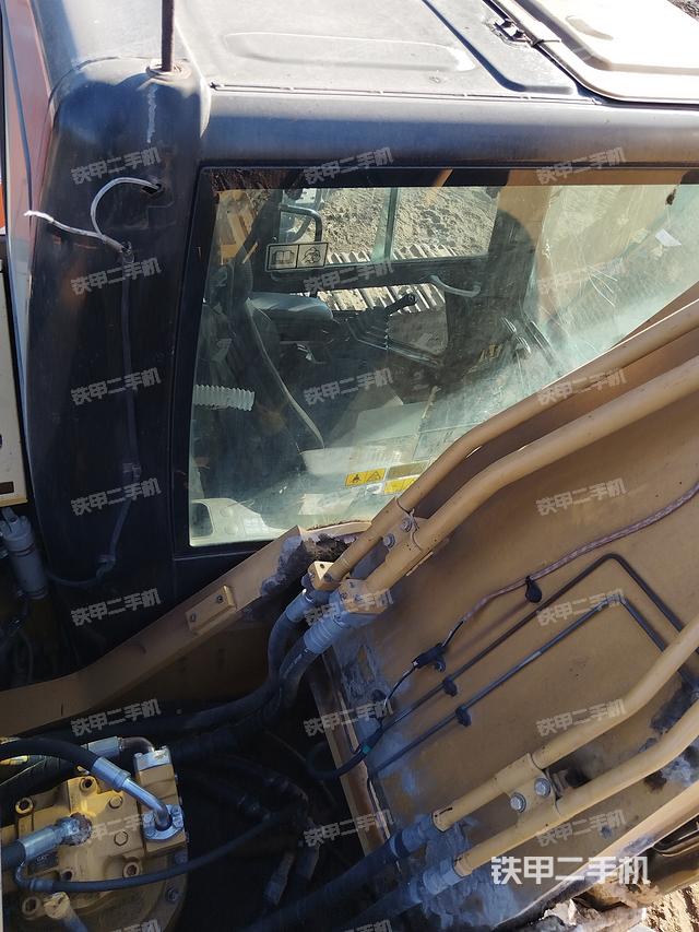 驾驶室顶部（整机外观）