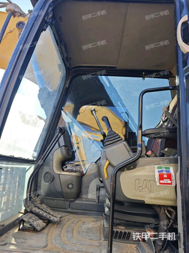 駕駛室整體（整機外觀）