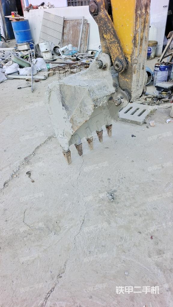 鏟斗右后整體（工作和回轉(zhuǎn)裝置）