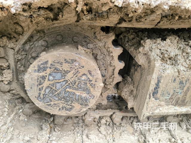 左驅(qū)動(dòng)輪（行走機(jī)構(gòu)）