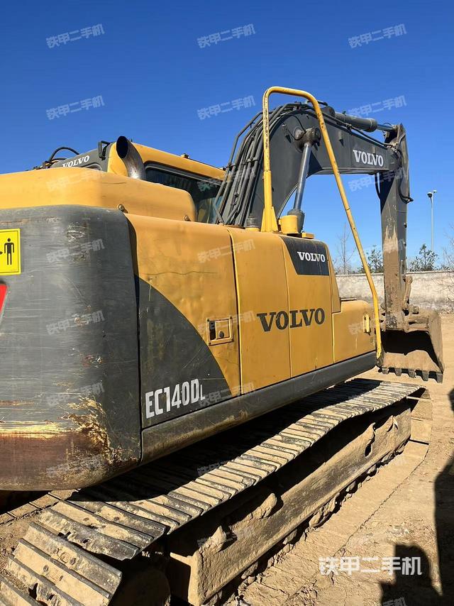 整機右后45°(整機外觀) 整機右后45°(整機外觀)