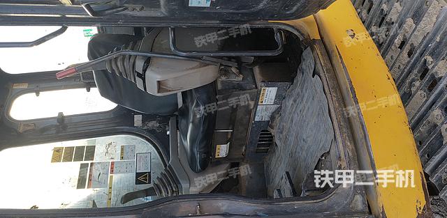 駕駛室整體(整機外觀) 駕駛室整體(整機外觀)