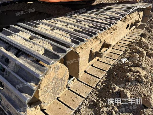 單側(cè)履帶整體（整機(jī)外觀）