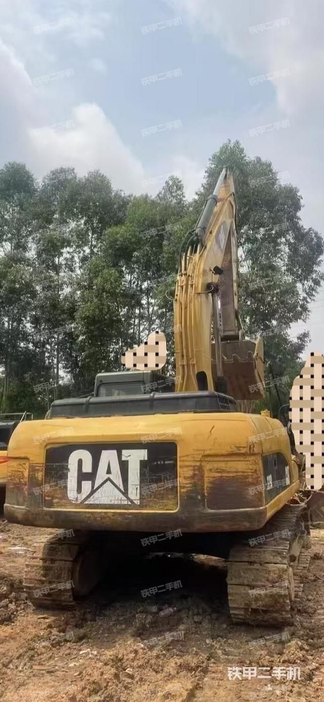 駕駛室頂部（整機外觀）