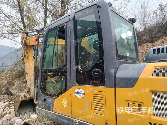 駕駛室左后45度（駕駛室部分）