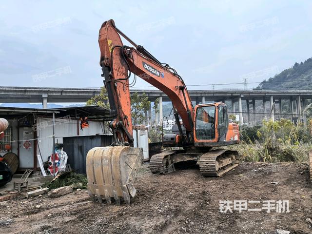 斗山DX215-9C挖掘機(jī)