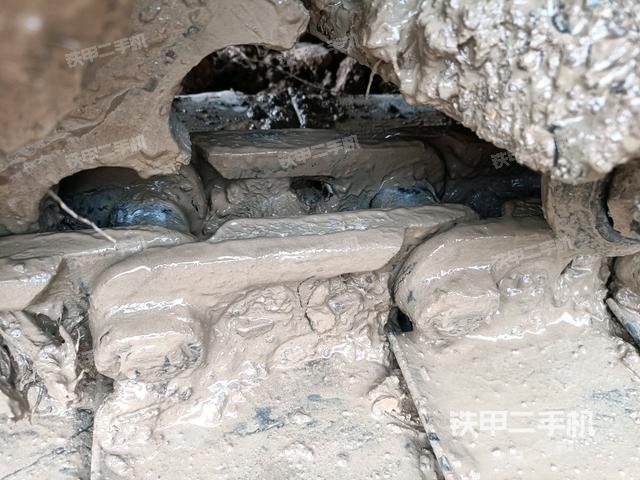 右側(cè)行走馬達蓋板（行走機構(gòu)）