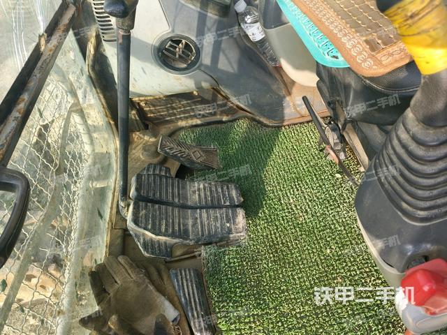 右側(cè)玻璃角標(biāo)（駕駛室部分）