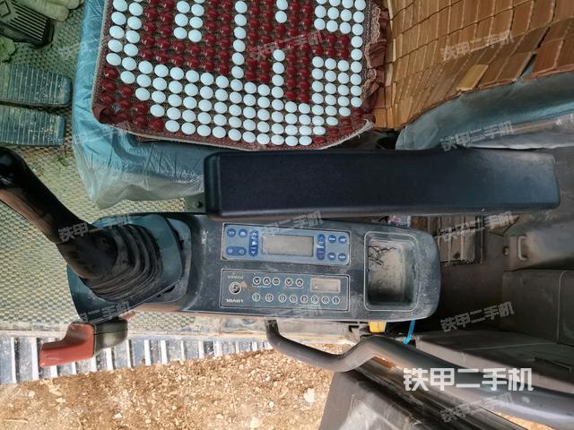 座椅左側(cè)控制臺(tái)/音響/含左手柄（駕駛室部分）